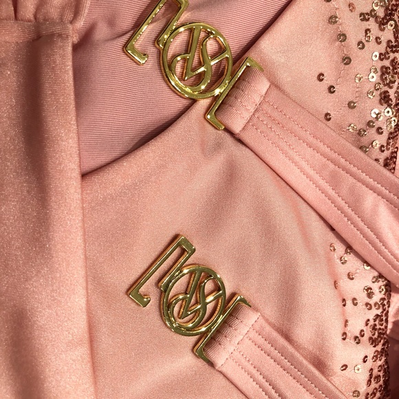 SOLD OUT on posh Canada ๐จ๐ฆ VS bikini bombshell embellished 34D&various bottoms - Picture 15 of 16